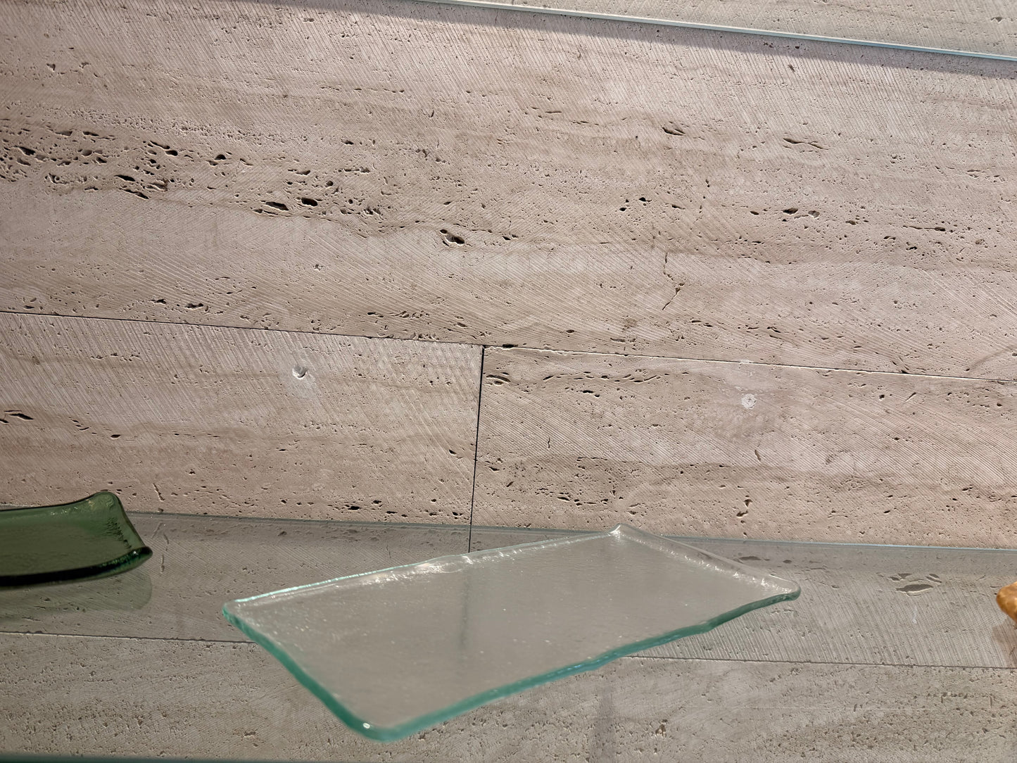 Tray transparent